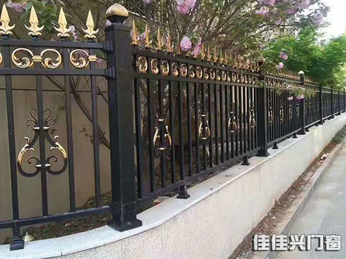 鋁合金圍欄