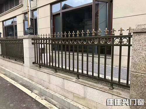 鋁合金圍欄