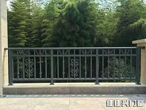 鋁合金護(hù)欄