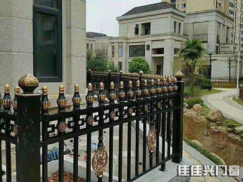鋁合金圍欄