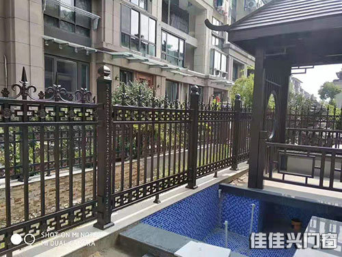 鋁合金圍欄