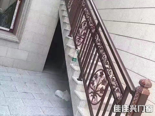 樓梯扶手