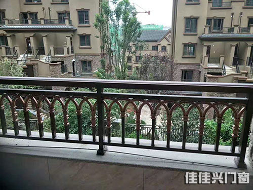 鋁合金護(hù)欄