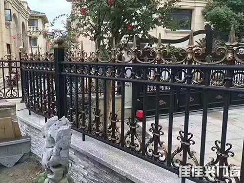 鋁合金圍欄