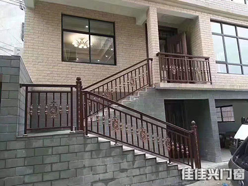 樓梯扶手