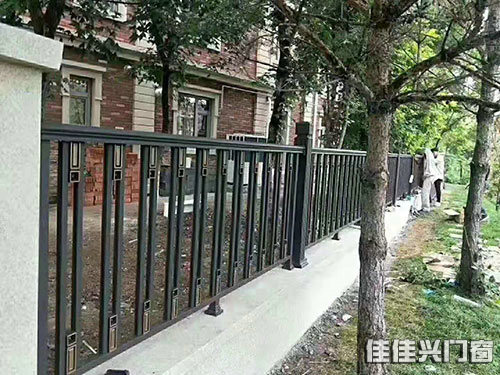 鋁合金圍欄